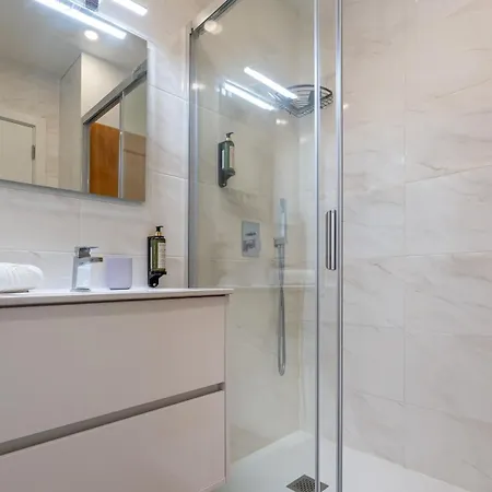 Apartamento Serene Blue 1 Bdr Flat With Balcony By Lovelystay