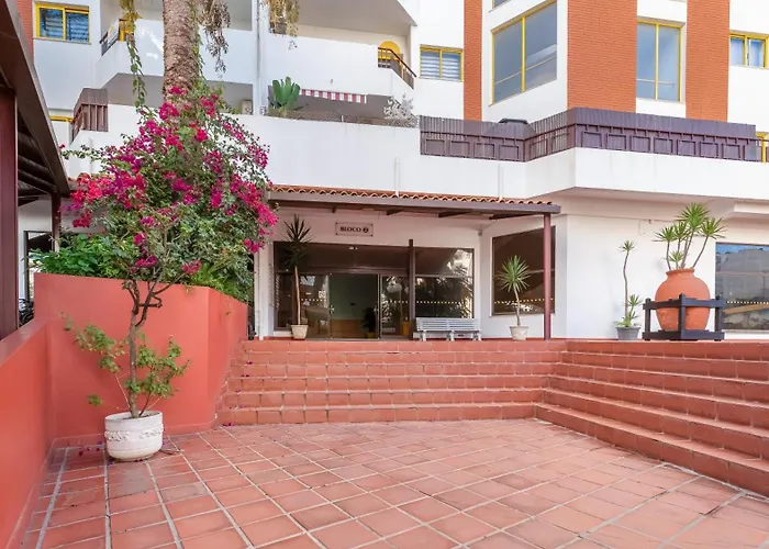 Serene Blue 1 Bdr Flat With Balcony By Lovelystay *