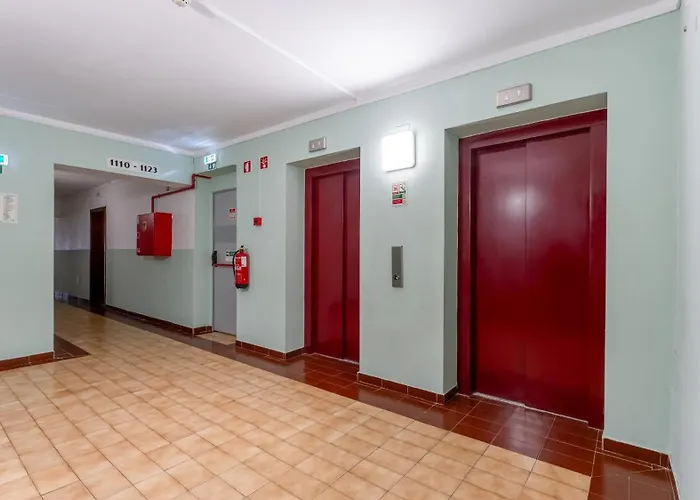 Serene Blue 1 Bdr Flat With Balcony By Lovelystay * Portimão