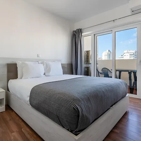 Serene Blue 1 Bdr Flat With Balcony By Lovelystay