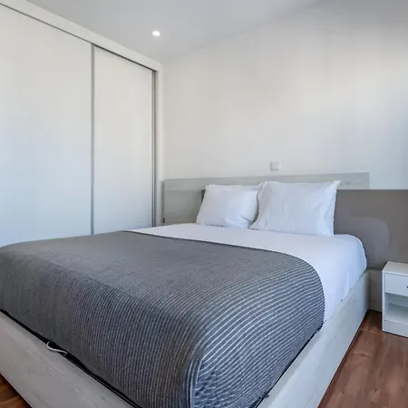 Serene Blue 1 Bdr Flat With Balcony By Lovelystay * פורטימאו